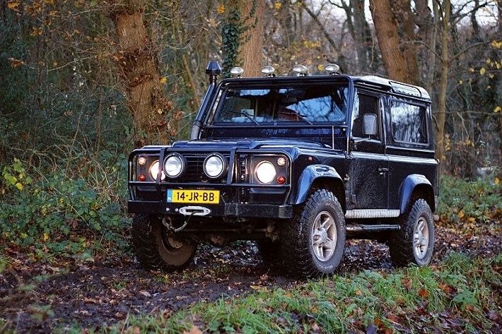 aankunnen kalligrafie Installatie IN NIELS' GARAGE | Land Rover Defender 90 4.0 V8 1999